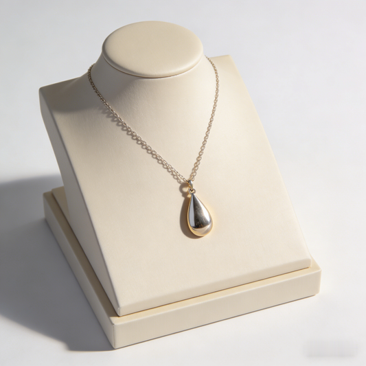 ☯️ "Two-Tone Teardrop Pendant Necklace" – Split Design | Silver & Gold Plated | Modern & Balanced Style 🤍